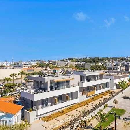 Ostrakon Hotel