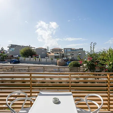 Ostrakon Hotel